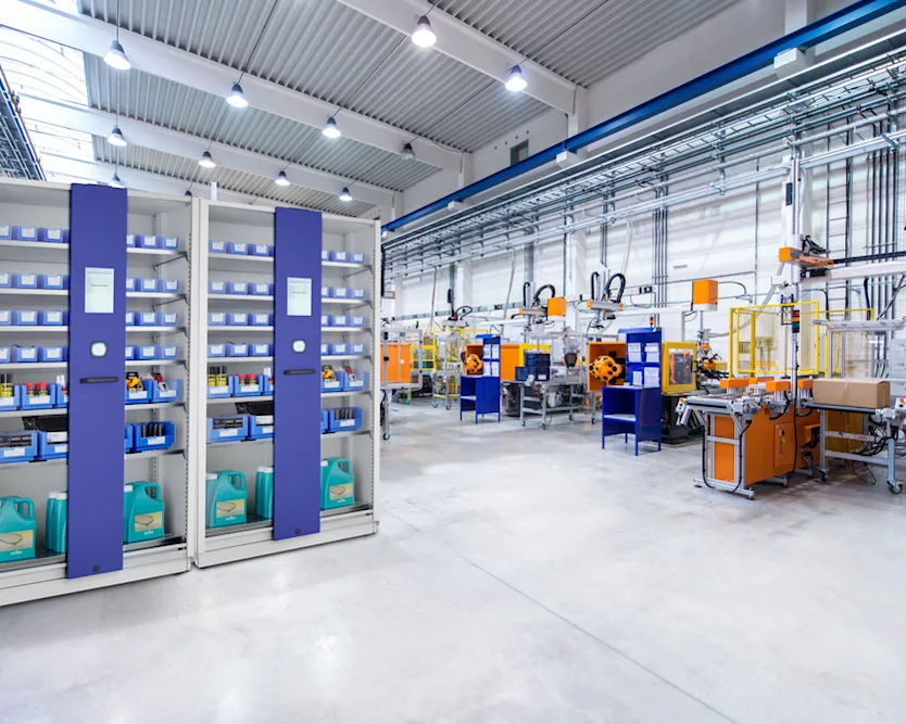 SmartLocker cabinets in the shop floor
