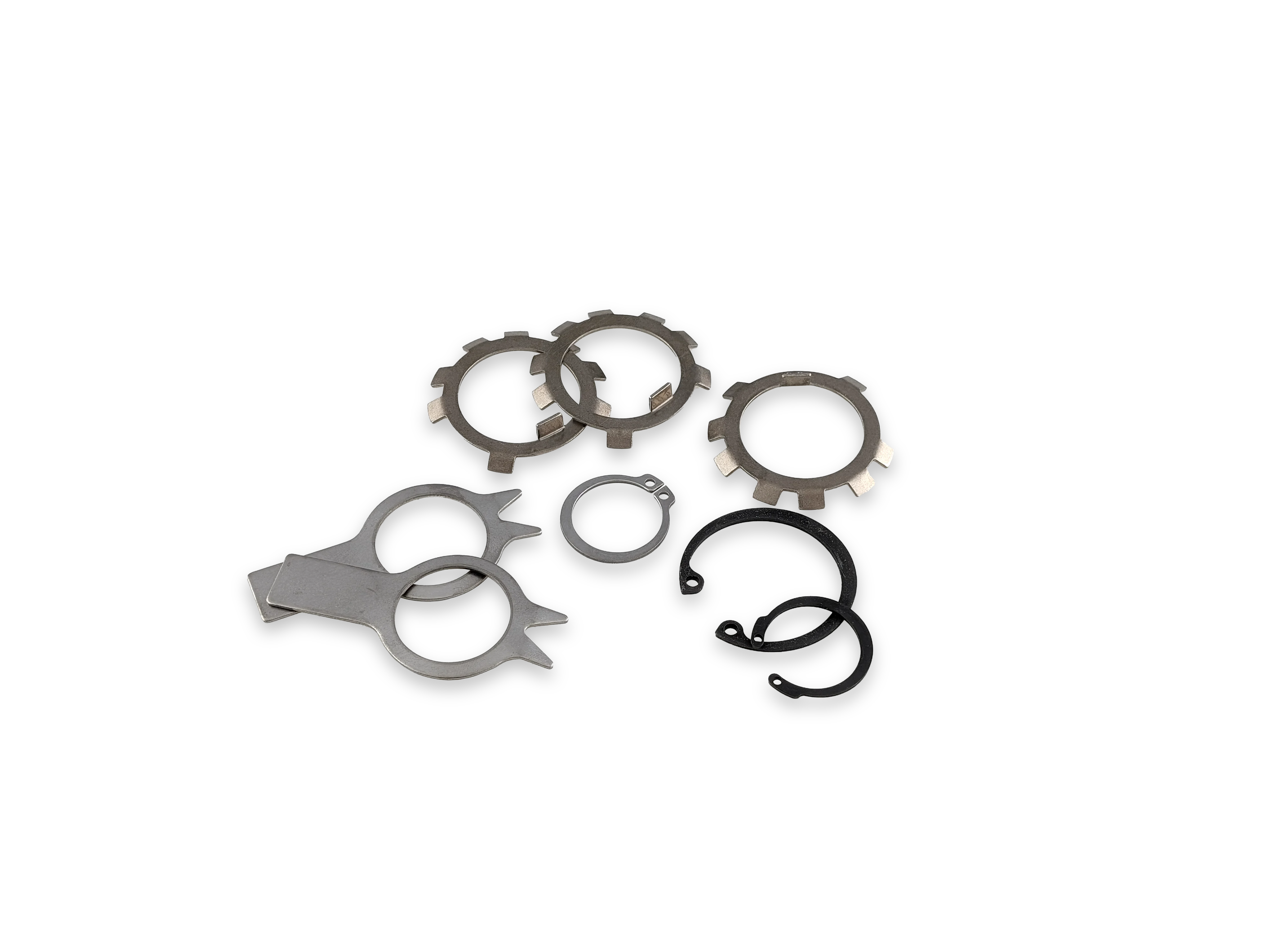 一组航空固定元件在透明背景上,强调其工业设计。