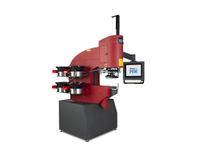 Haeger 824 OneTouch5e 插入机,配备四工位换刀器和四向自动送料系统用于插入件。