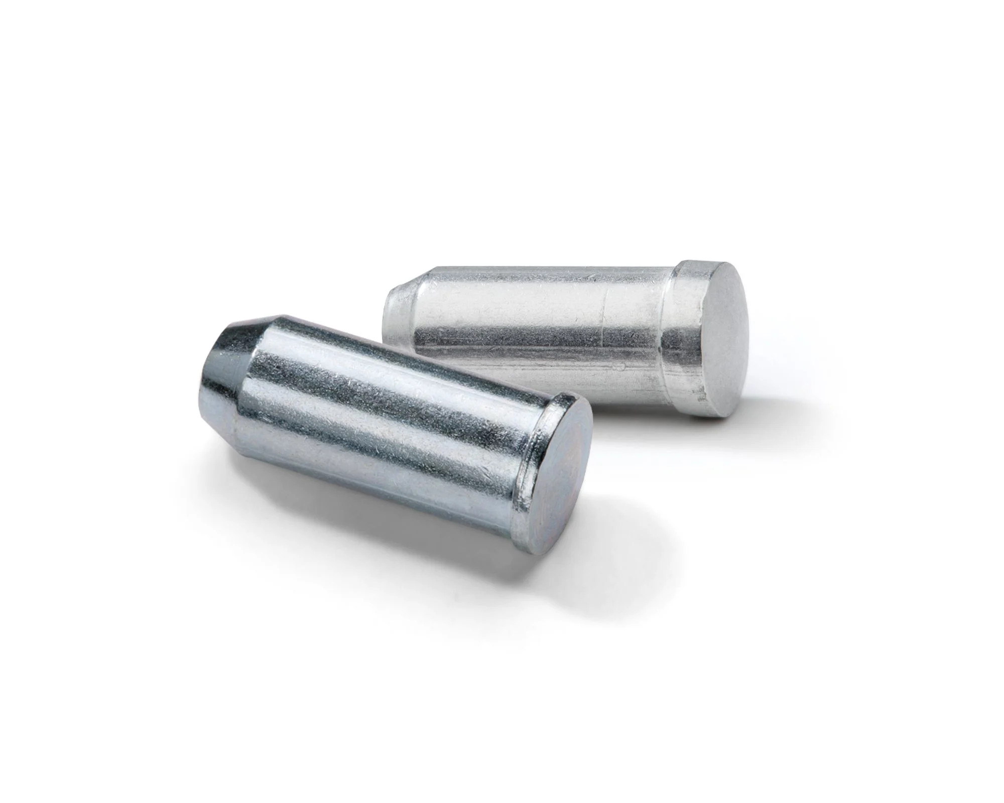 特写两根Stanley Tucker焊接销钉