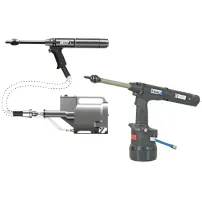 两种工业工具:一个带黑色手柄的银色气动工具和一个带蓝色电线的黑色电动工具,均用于紧固。