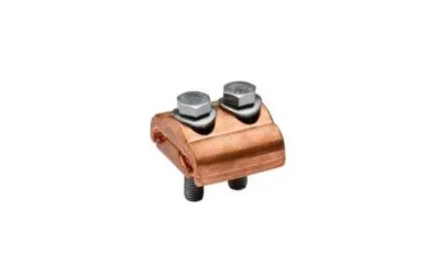 白色背景上的Klauke电缆连接夹特写