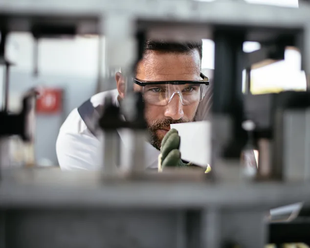 Factory worker assembling apparatus