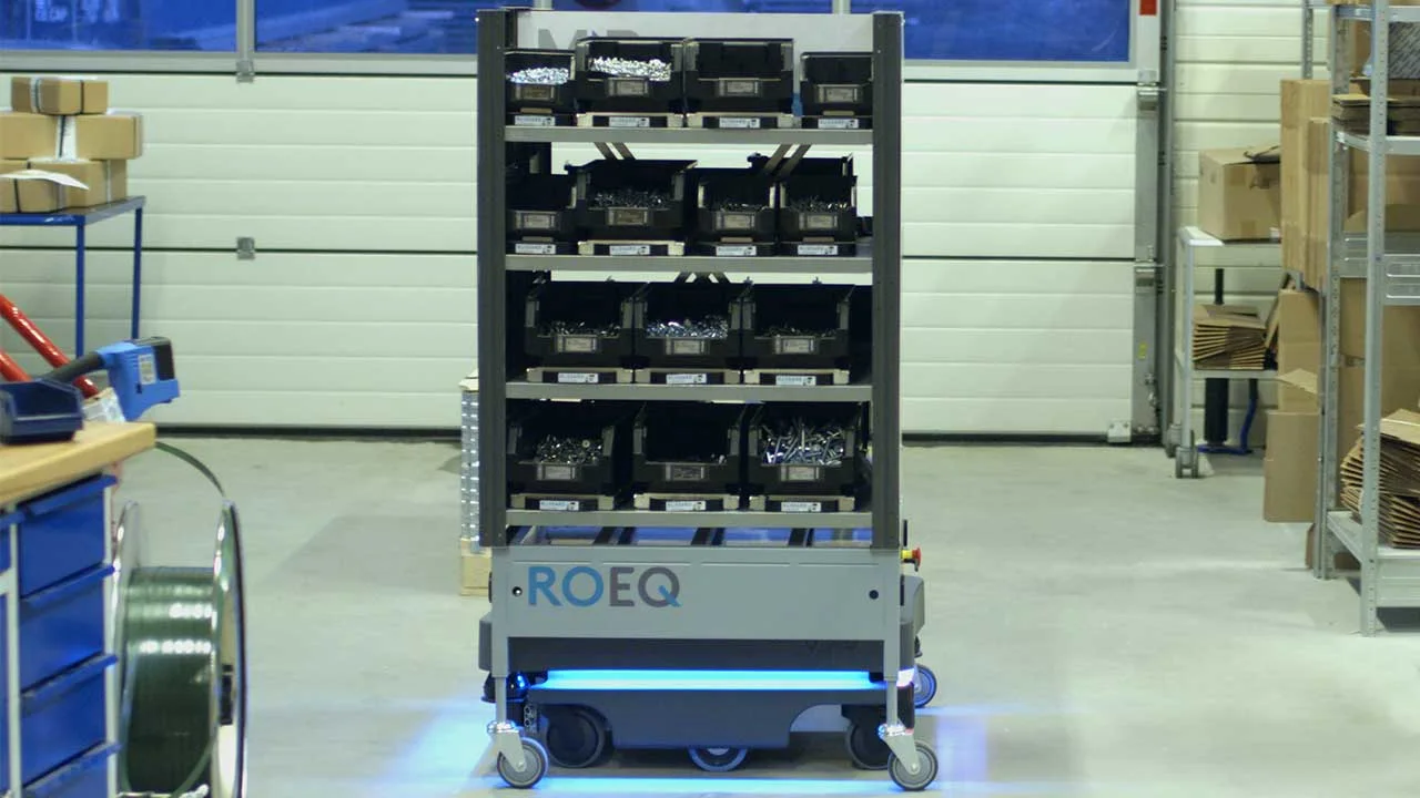 MIR robot butler for replenishment of components