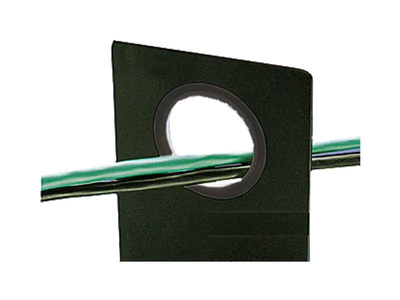 产品图片：Panduit® - 用于孔边缘的开槽压条 用于线缆线路带粘胶 耐候性